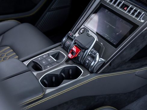 Used 2024 Lamborghini Urus Performante image 36