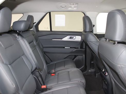 New 2026 Ford Explorer Active RWD image 31