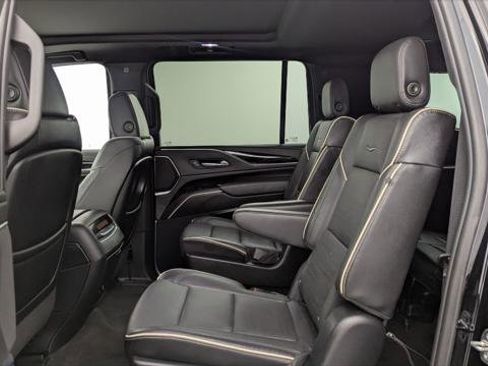 Used 2023 Cadillac Escalade ESV Sport AWD/4WD image 17
