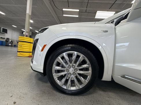 Used 2024 Cadillac XT6 Premium Luxury w/ Technology Package AWD/4WD image 41