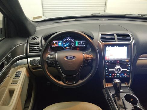 Used 2018 Ford Explorer Limited w/ Equipment Group 301A FWD image 22