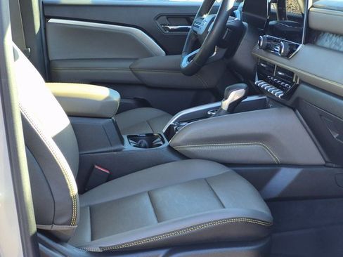 Used 2024 Chevrolet Colorado ZR2 w/ ZR2 Convenience Package III image 20