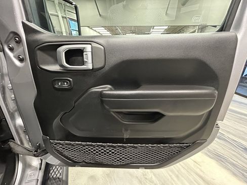 Used 2020 Jeep Gladiator Rubicon w/ Dual Top Group image 40