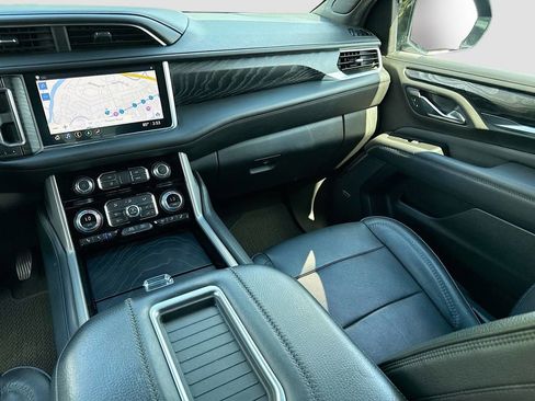 Used 2021 GMC Yukon Denali w/ Denali Premium Package image 25