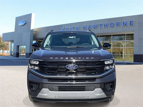 New 2025 Ford Expedition Platinum w/ Driver's Package image 2