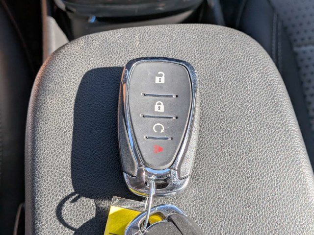 Used 2025 Chevrolet Trax LT w/ Driver Confidence Package FWD image 29