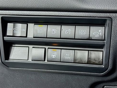 Used 2024 Toyota Tundra Limited image 14