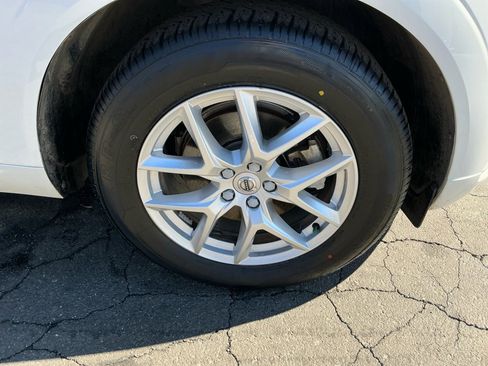 Used 2018 Volvo XC60 T5 Momentum image 31