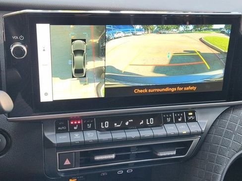 Used 2025 Toyota Camry XLE image 6