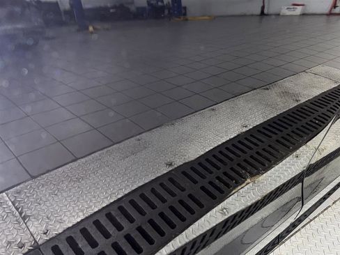 Used 2022 Porsche Macan image 43