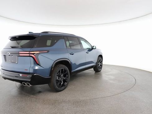 Used 2025 Chevrolet Traverse RS image 17