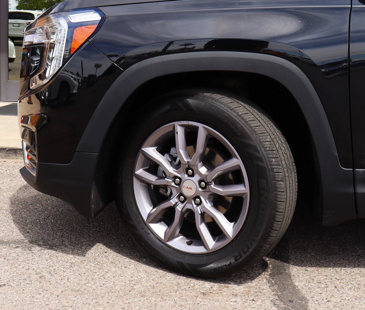 Used 2023 GMC Terrain SLT AWD/4WD image 5