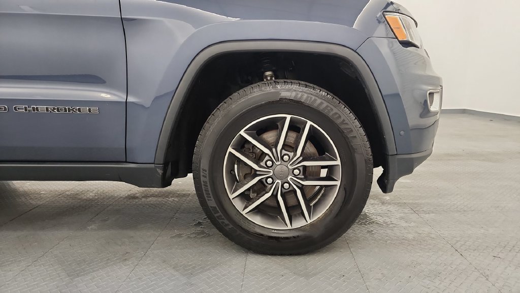 Used 2021 Jeep Grand Cherokee Limited AWD/4WD image 25