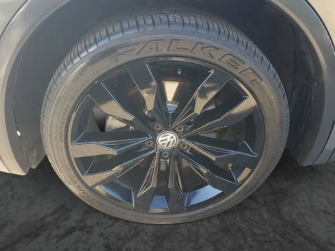Used 2021 Volkswagen Tiguan SE R-Line image 5