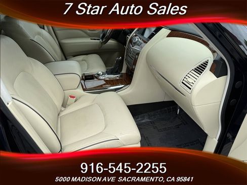 Used 2018 INFINITI QX80 4WD w/ Driver Assistance Package image 16