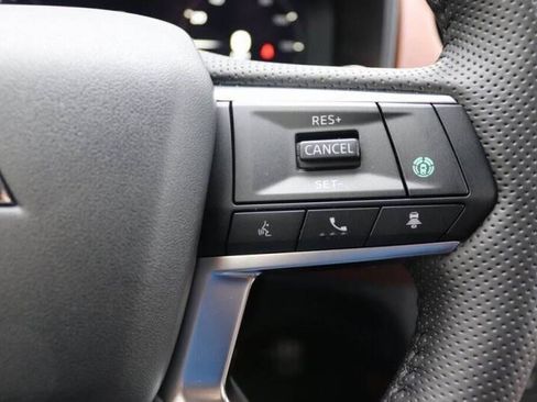 New 2025 Mitsubishi Outlander SEL image 31