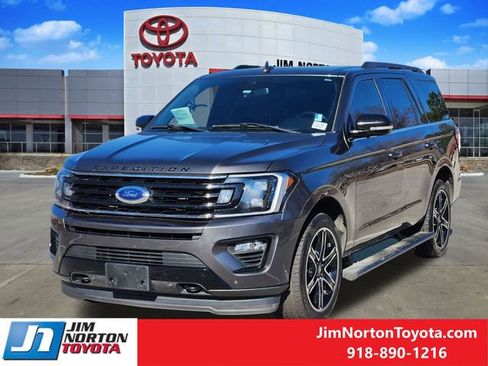 Used 2021 Ford Expedition Limited image 3