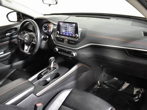 Used 2020 Nissan Altima 2.0 SR image 35