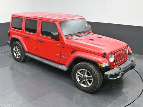 Used 2018 Jeep Wrangler Unlimited Sahara w/ Dual Top Group image 29
