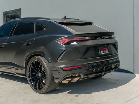 Used 2021 Lamborghini Urus image 22