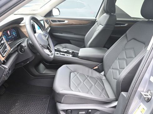 New 2026 Volkswagen Atlas SE FWD image 18