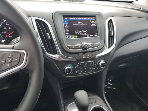 Used 2024 Chevrolet Equinox LT image 23