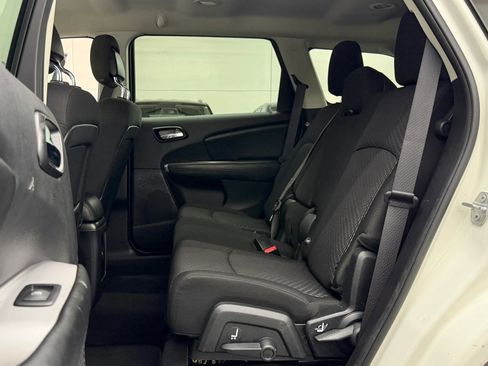 Used 2015 Dodge Journey SXT w/ Flexible Seating Group image 11