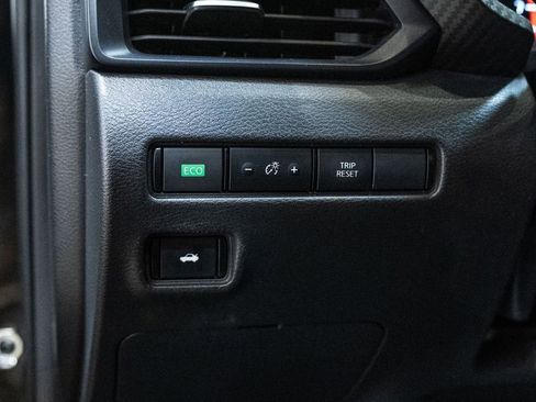 Used 2025 Nissan Sentra S image 16