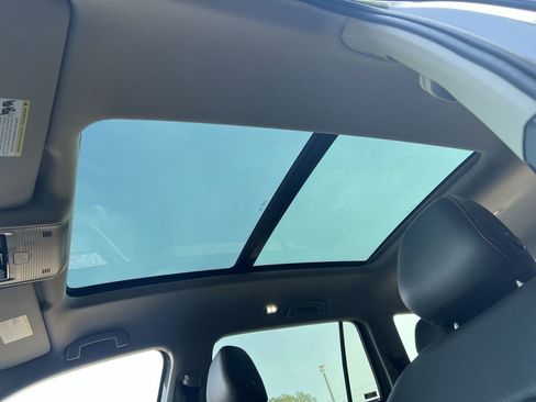 Used 2025 Volkswagen Atlas Peak Edition SE image 24