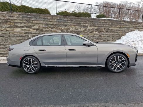Used 2023 BMW 760i xDrive image 7
