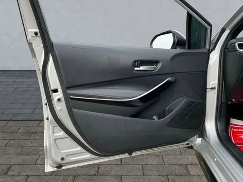 Used 2024 Toyota Corolla XSE image 9