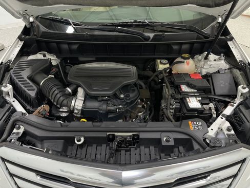 Used 2017 Cadillac XT5 Luxury image 29