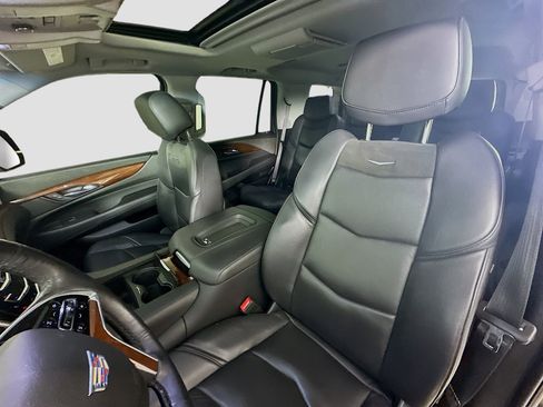 Used 2019 Cadillac Escalade Premium Luxury image 28