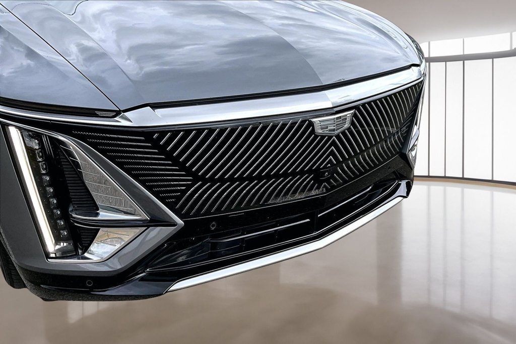 Used 2023 Cadillac Lyriq 2WD image 30