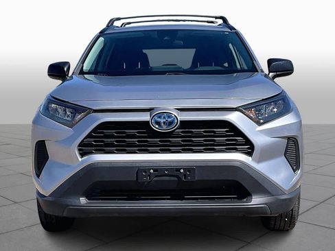 Used 2021 Toyota RAV4 LE image 4