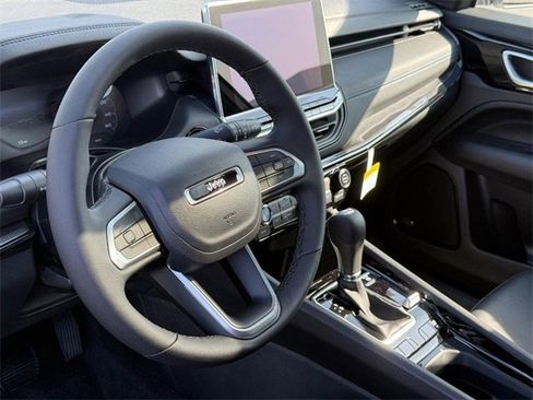 New 2025 Jeep Compass Latitude w/ Sun & Sound Group image 20