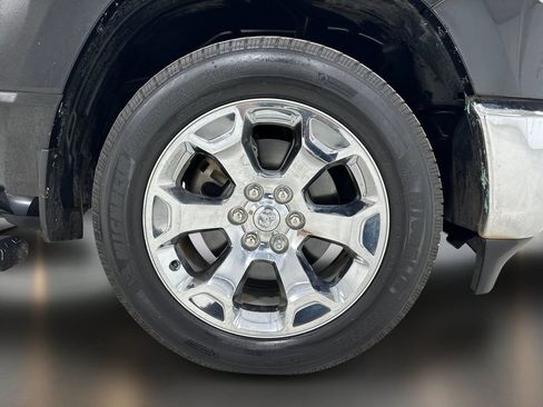 Used 2019 RAM 1500 Big Horn RWD image 10