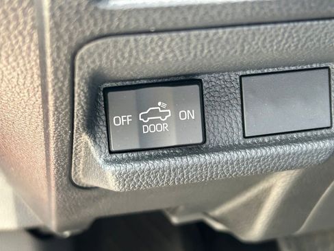 Used 2025 Toyota Tacoma SR5 image 25