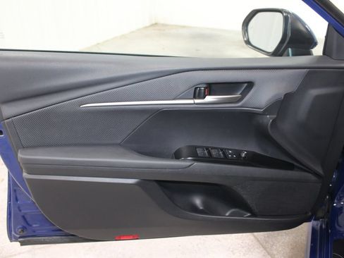 Used 2025 Toyota Camry SE FWD image 19