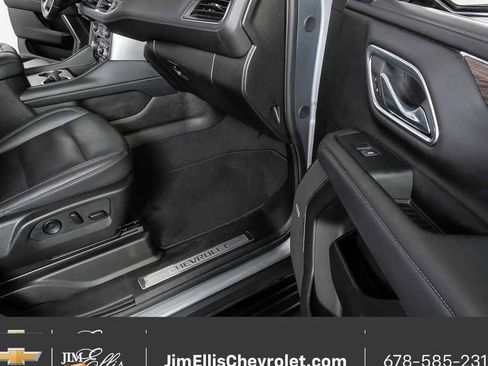 Certified 2024 Chevrolet Suburban LT RWD image 25