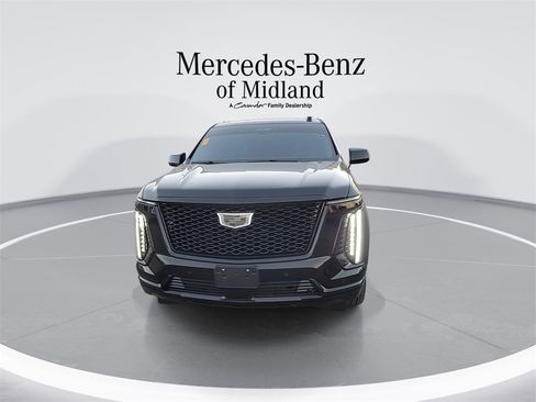 Used 2025 Cadillac Escalade Sport Platinum w/ LPO, ONYX Package image 3
