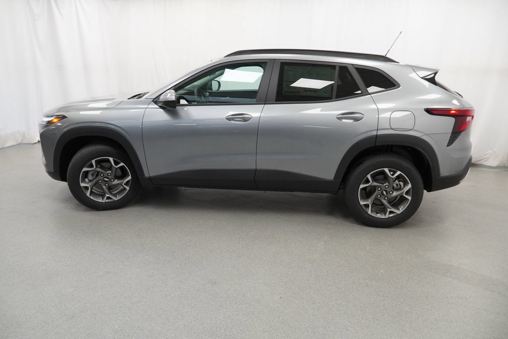 New 2026 Chevrolet Trax LT w/ Driver Confidence Package FWD image 38
