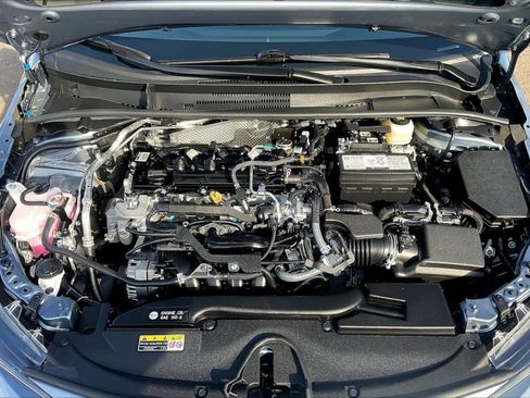 Used 2025 Toyota Corolla LE FWD image 10