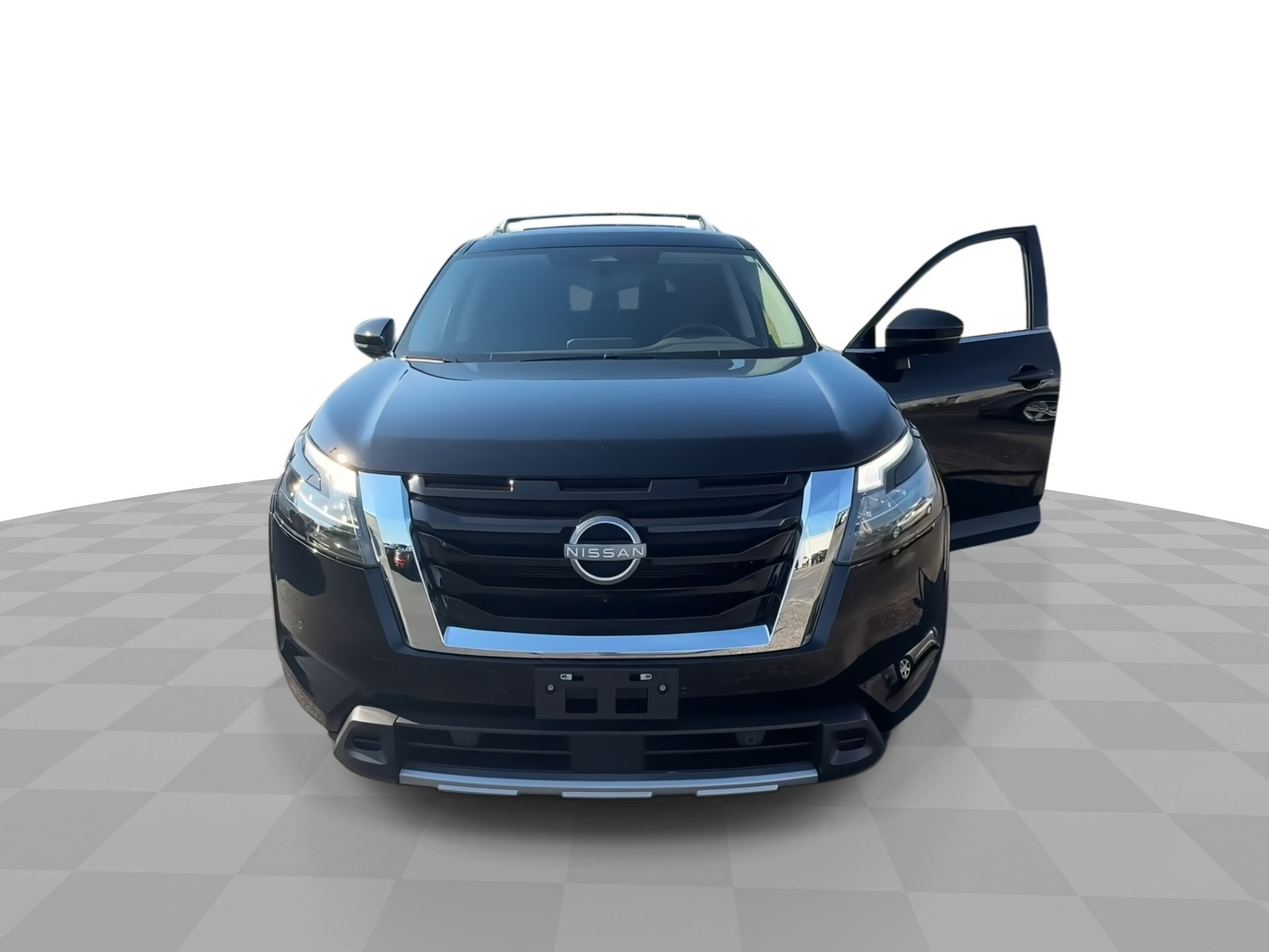 Used 2025 Nissan Pathfinder SL FWD image 3