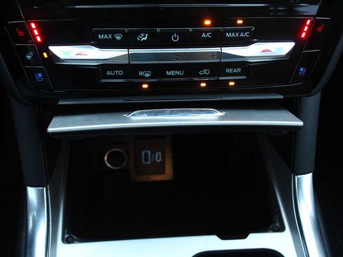 Used 2023 Ford Explorer Limited w/ Limited Technology Package AWD/4WD image 43