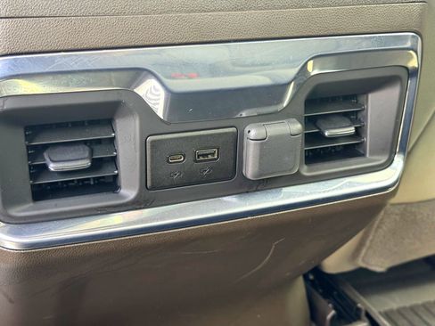 Used 2022 Chevrolet Silverado 1500 LTZ image 21