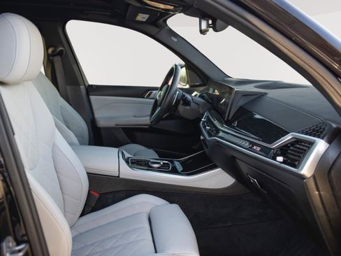 Used 2024 BMW X5 xDrive40i w/ M Sport Package image 19