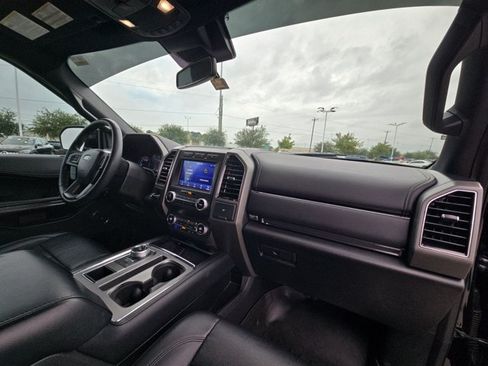 Used 2020 Ford Expedition Max XLT w/ Equipment Group 202A RWD image 21