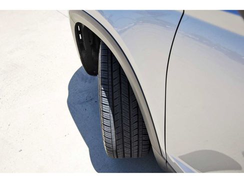 Used 2026 Volkswagen Taos SE FWD image 28