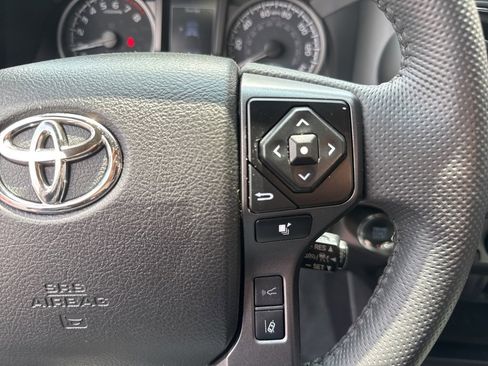Used 2023 Toyota Tacoma TRD Off-Road image 32